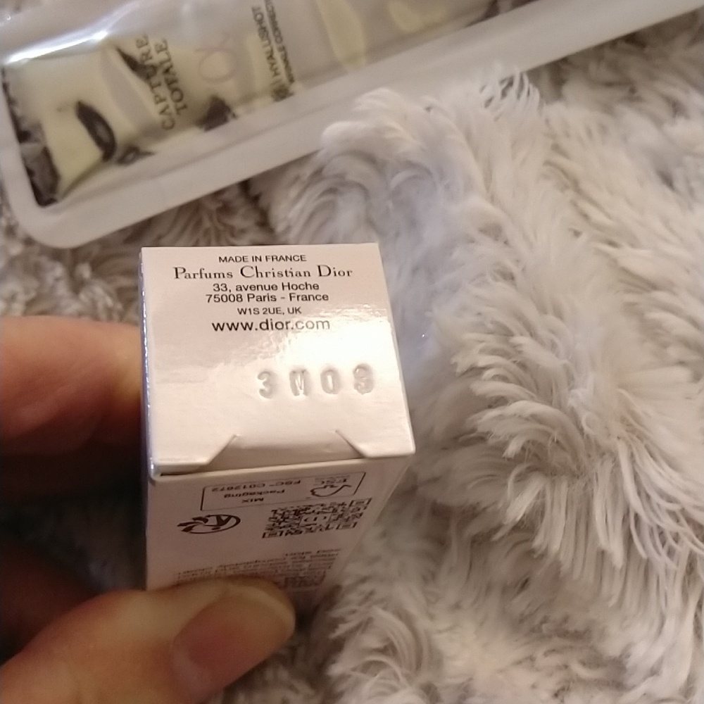 Dior Capture Totale Sampler Set - Picture 6 of 11